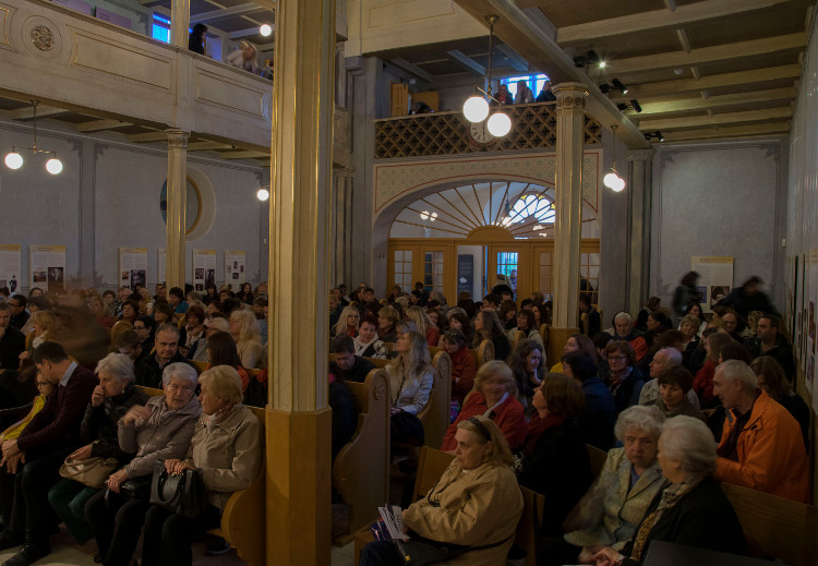 5. Benefin koncert - Pohled na plnou Synagogu - 20. 9. 2017