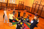 Cvičení ve spolupráci se ZČU - duben 2013 - padák - děti